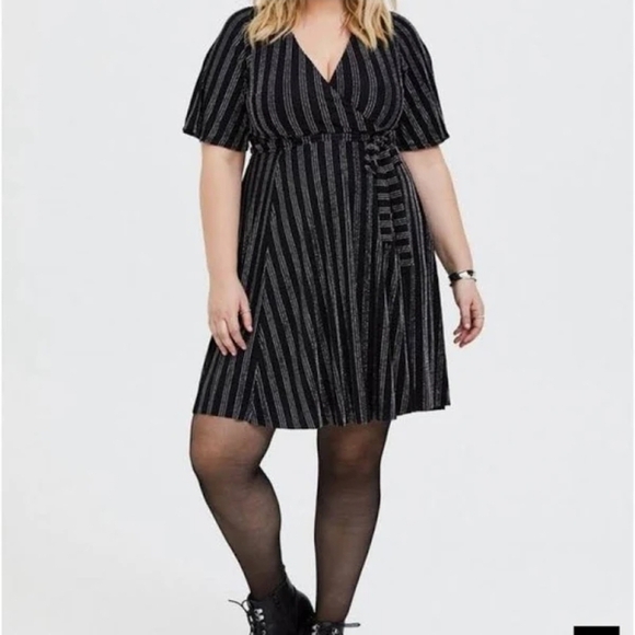 torrid Dresses & Skirts - Torrid Black Glitter Stripe Wrap Dress Size 2 (18/20) NWOT